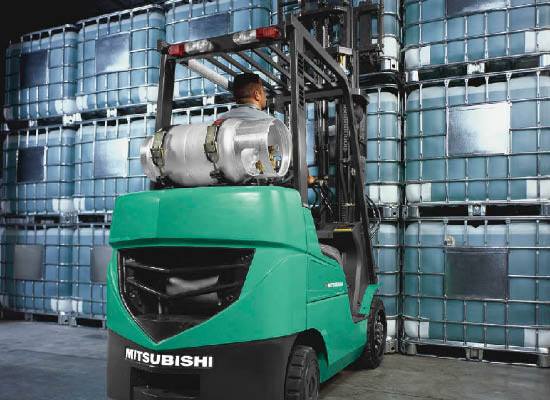Mitsubishi FGC15N lifting storage containers